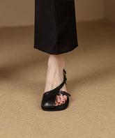 Original Design Silberne Sandalen mit Aussparungen aus Schaffell